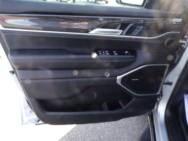 2024 Jeep Wagoneer BASE