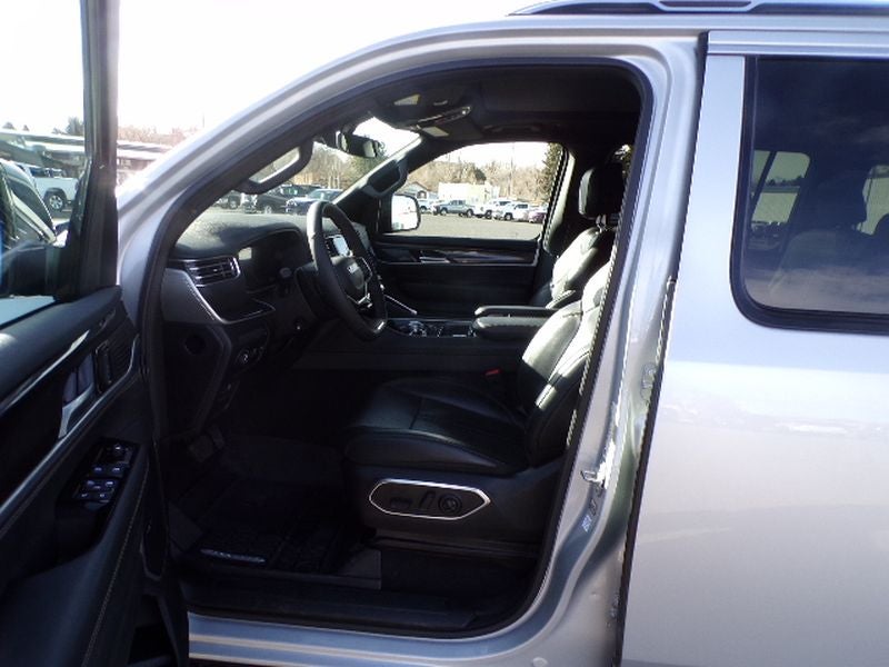 2024 Jeep Wagoneer BASE