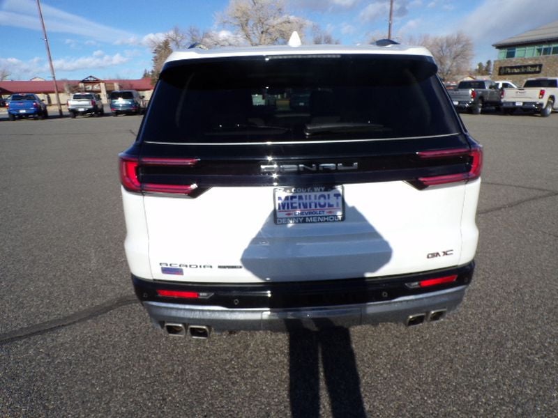 2024 GMC Acadia Denali