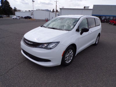 2024 Chrysler Voyager LX