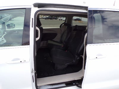 2024 Chrysler Voyager LX