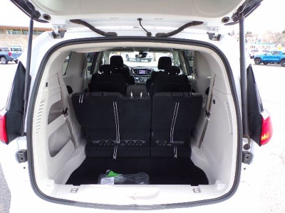 2024 Chrysler Voyager LX