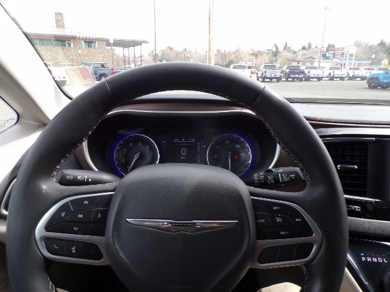 2024 Chrysler Voyager LX