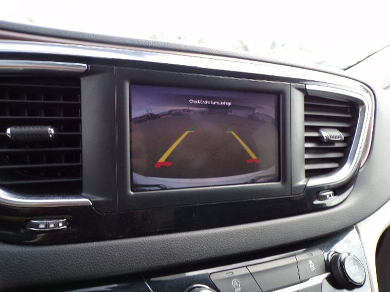 2024 Chrysler Voyager LX