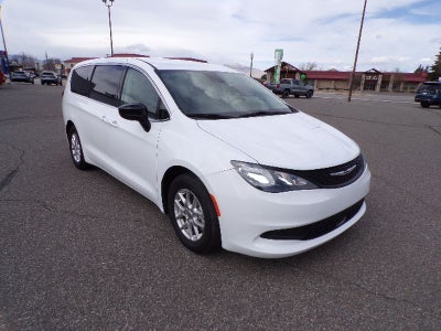 2024 Chrysler Voyager LX