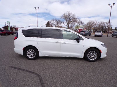 2024 Chrysler Voyager LX