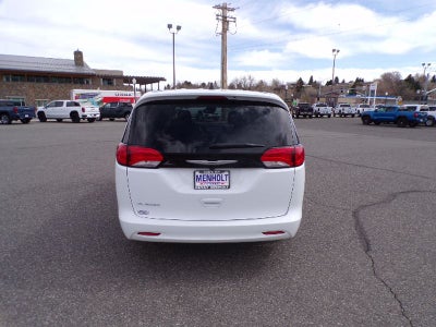 2024 Chrysler Voyager LX