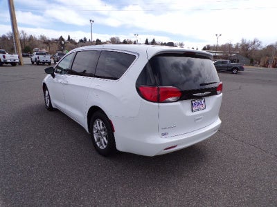 2024 Chrysler Voyager LX