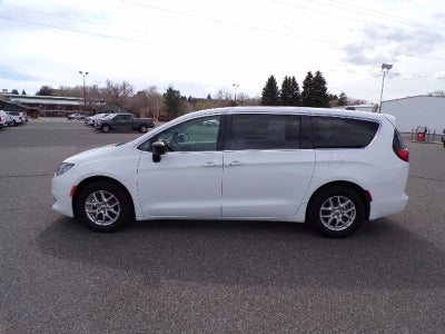 2024 Chrysler Voyager LX