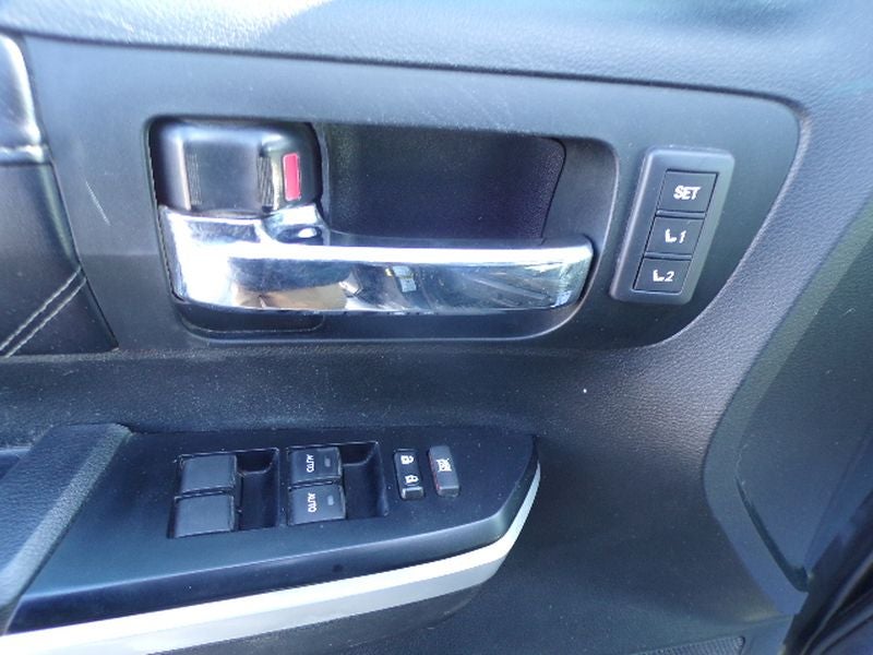 2017 Toyota Tundra 4WD Platinum