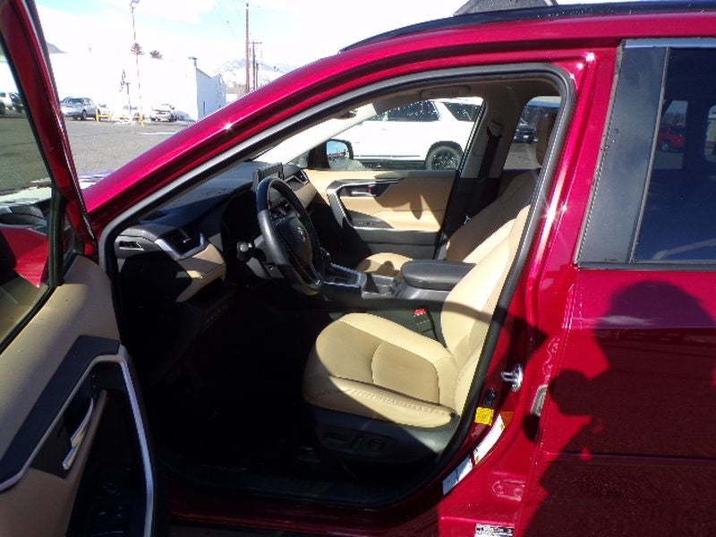 2020 Toyota RAV4 XLE Premium