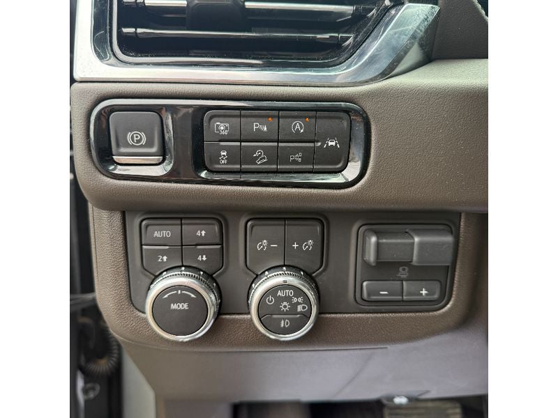 2025 GMC Yukon Elevation