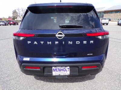 2025 Nissan Pathfinder SV